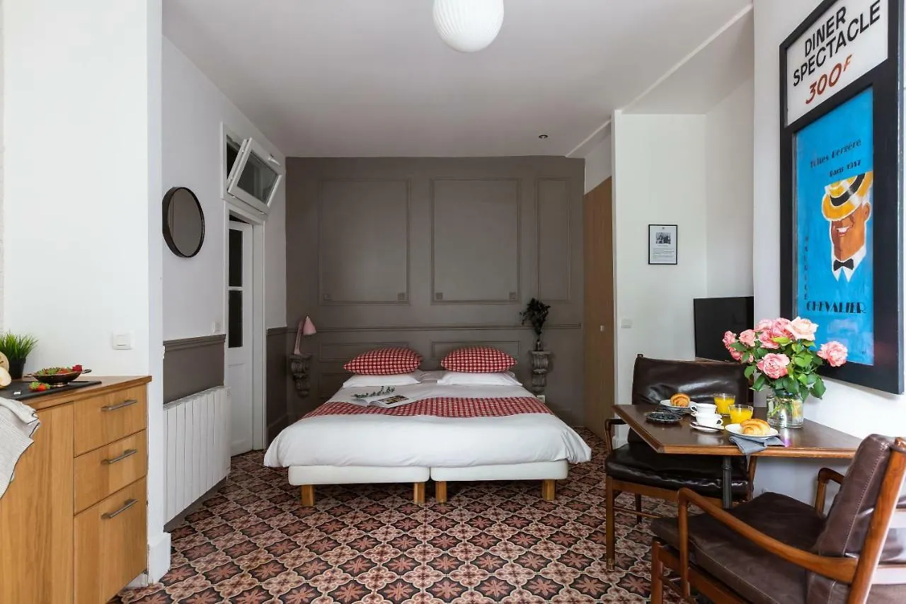 Artisan Lofts Courtyard Opera Apartment Paris France