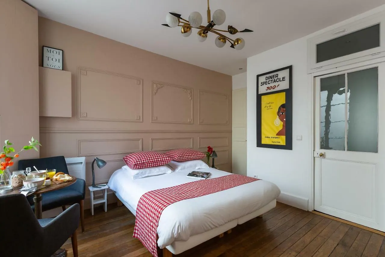 Artisan Lofts Courtyard Opera Apartment Paris